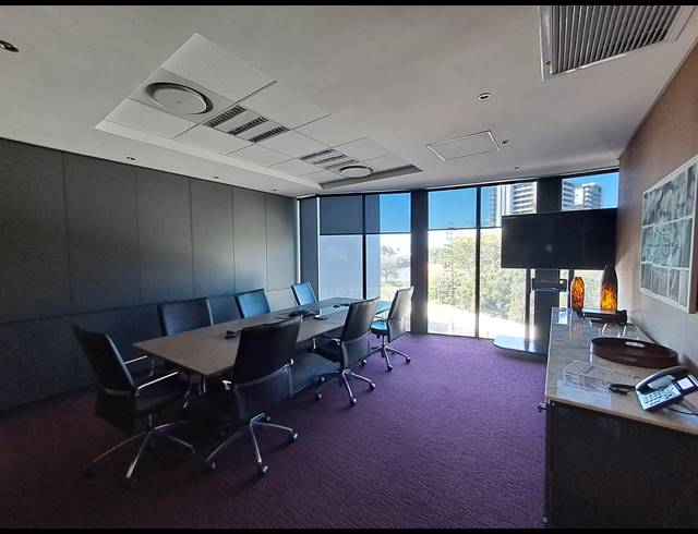 1,070M² OFFICE TO LET IN SANDHURST